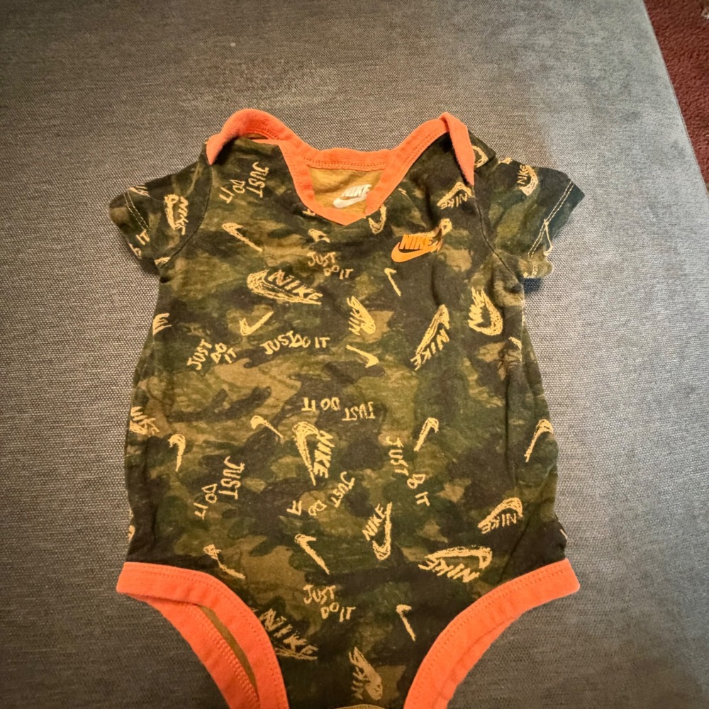 Nike Baby Bodysuit Camo Just Do It Swoosh Logo Orange Trim Short Sleeve Onesie